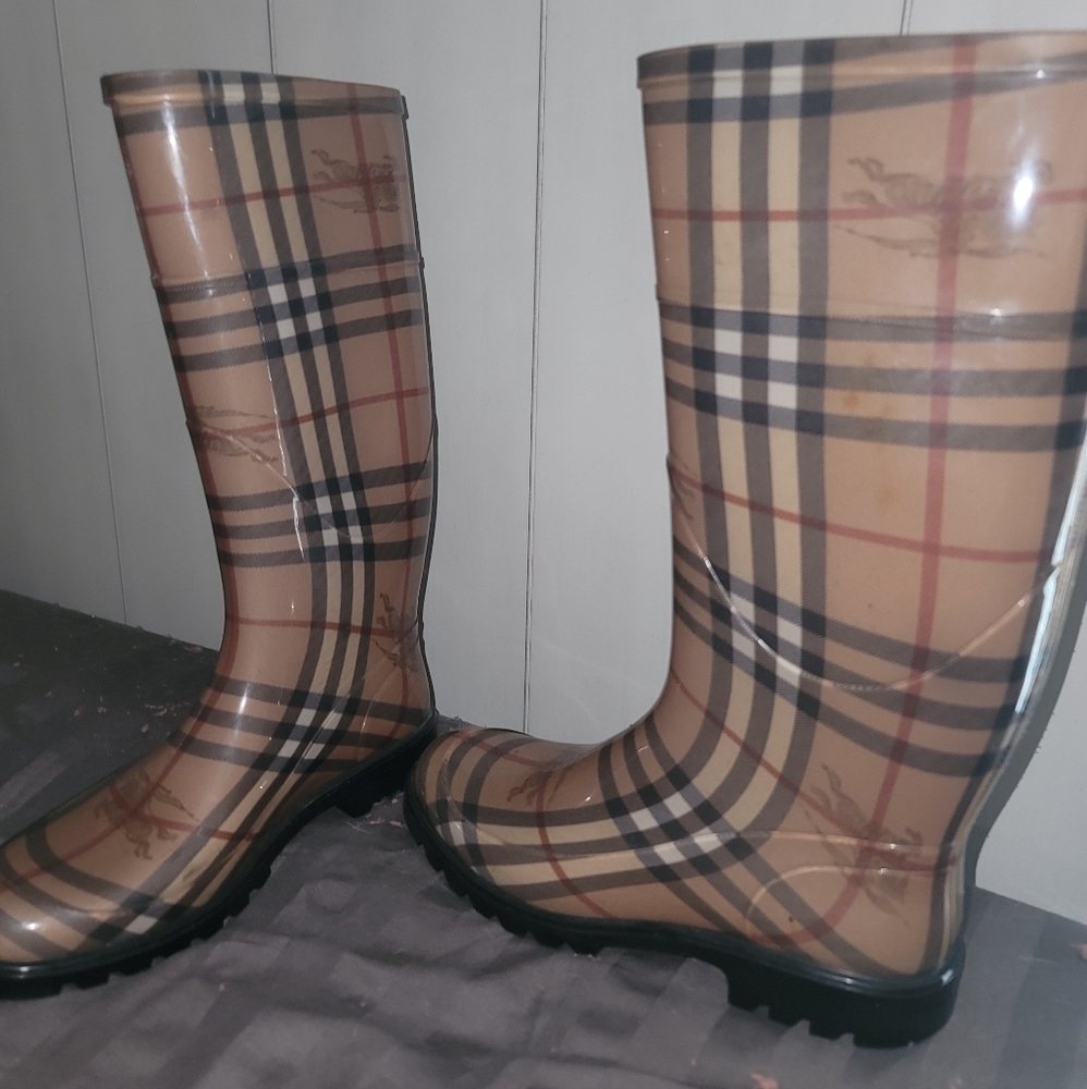 Burberry Rain Boots Haymarket check